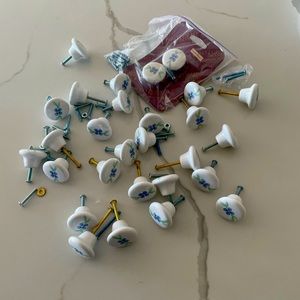 Pfaltzgraff Summer breeze design 28 knobs